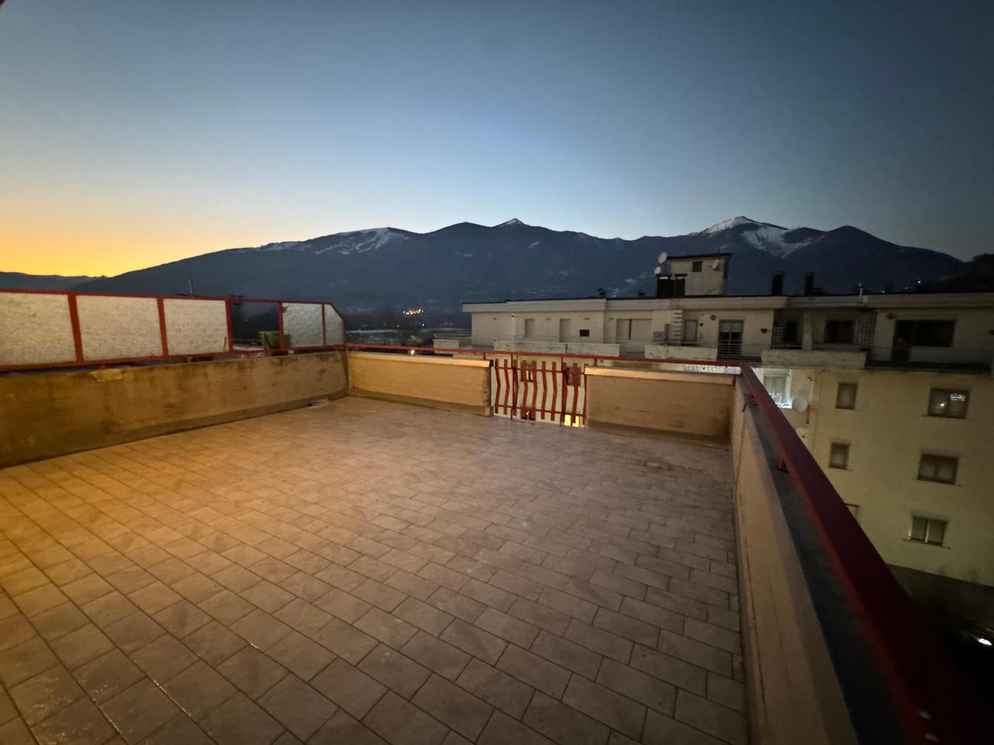 Apartament Attico - Terrazza Su Castello Castel Di Sangro Zewnętrze zdjęcie