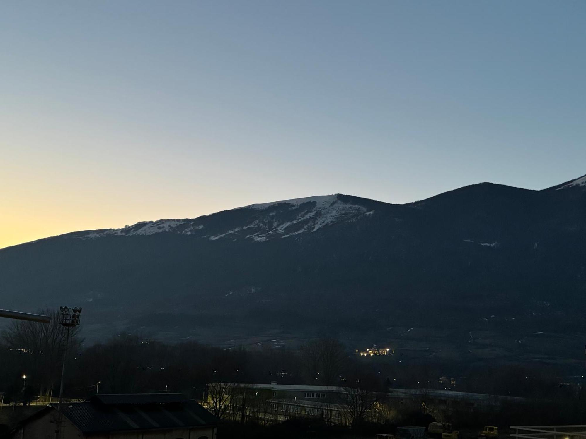 Apartament Attico - Terrazza Su Castello Castel Di Sangro Zewnętrze zdjęcie